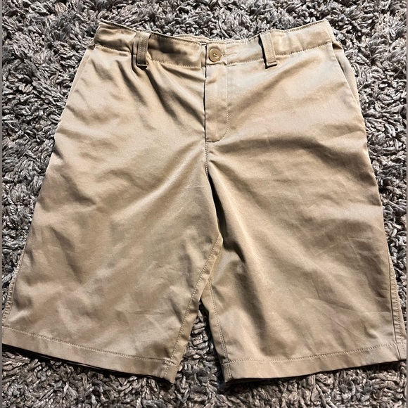 Under Armour Boys Youth 14 Shorts - Picture 1 of 4